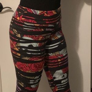 LULAROE High-waisted Spooky leggings ONE SIZE